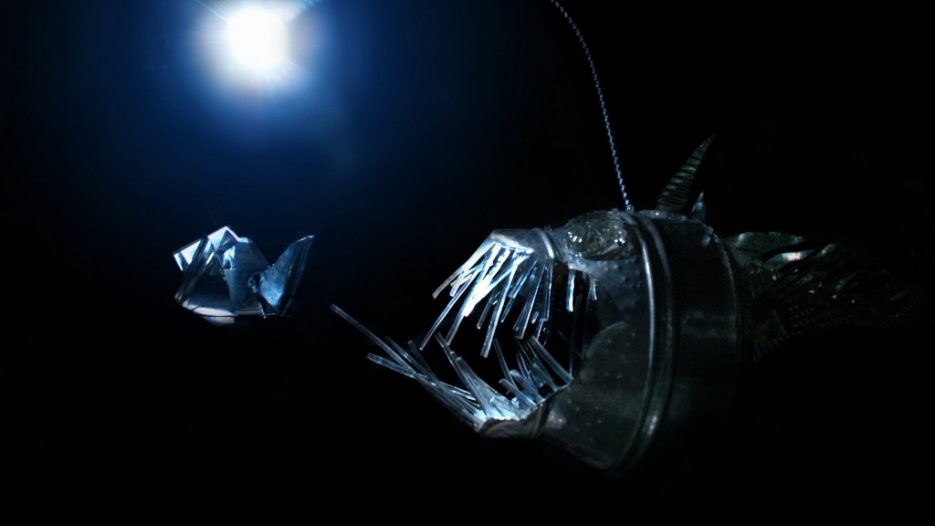 ANGLERFISH_fish_ocean_sea_underwater_dark_creepy_monster_fangs_2560x1440
